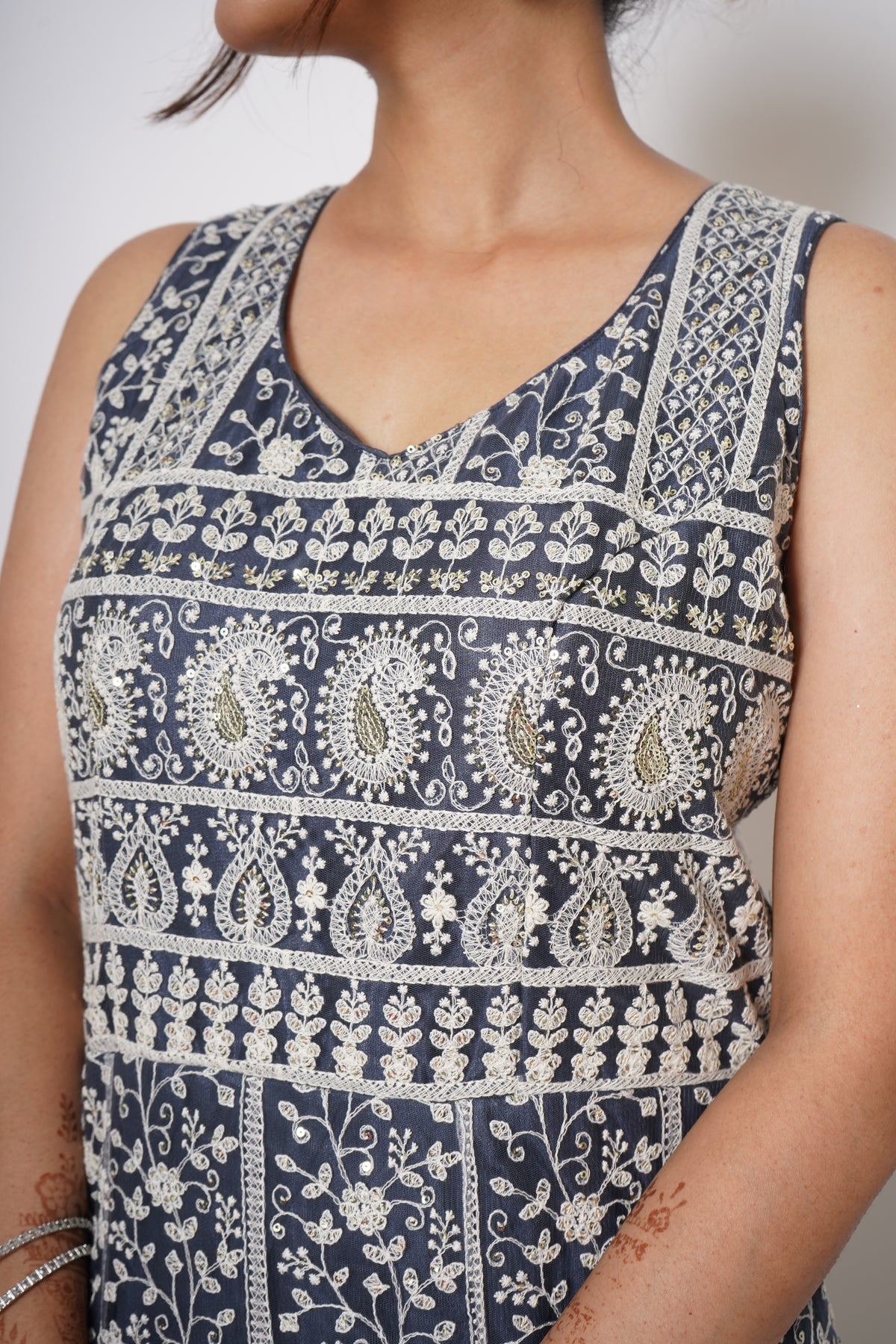 NAVY BLUE EMBROIDERED GOWN