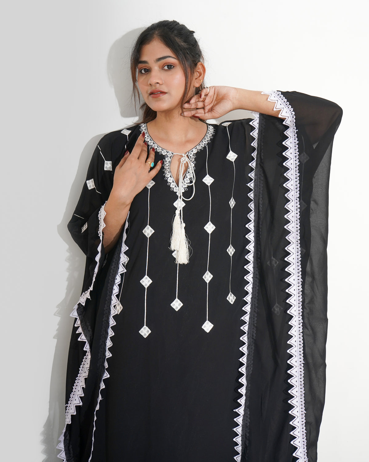 BLACK EMBROIDERED KAFTAN