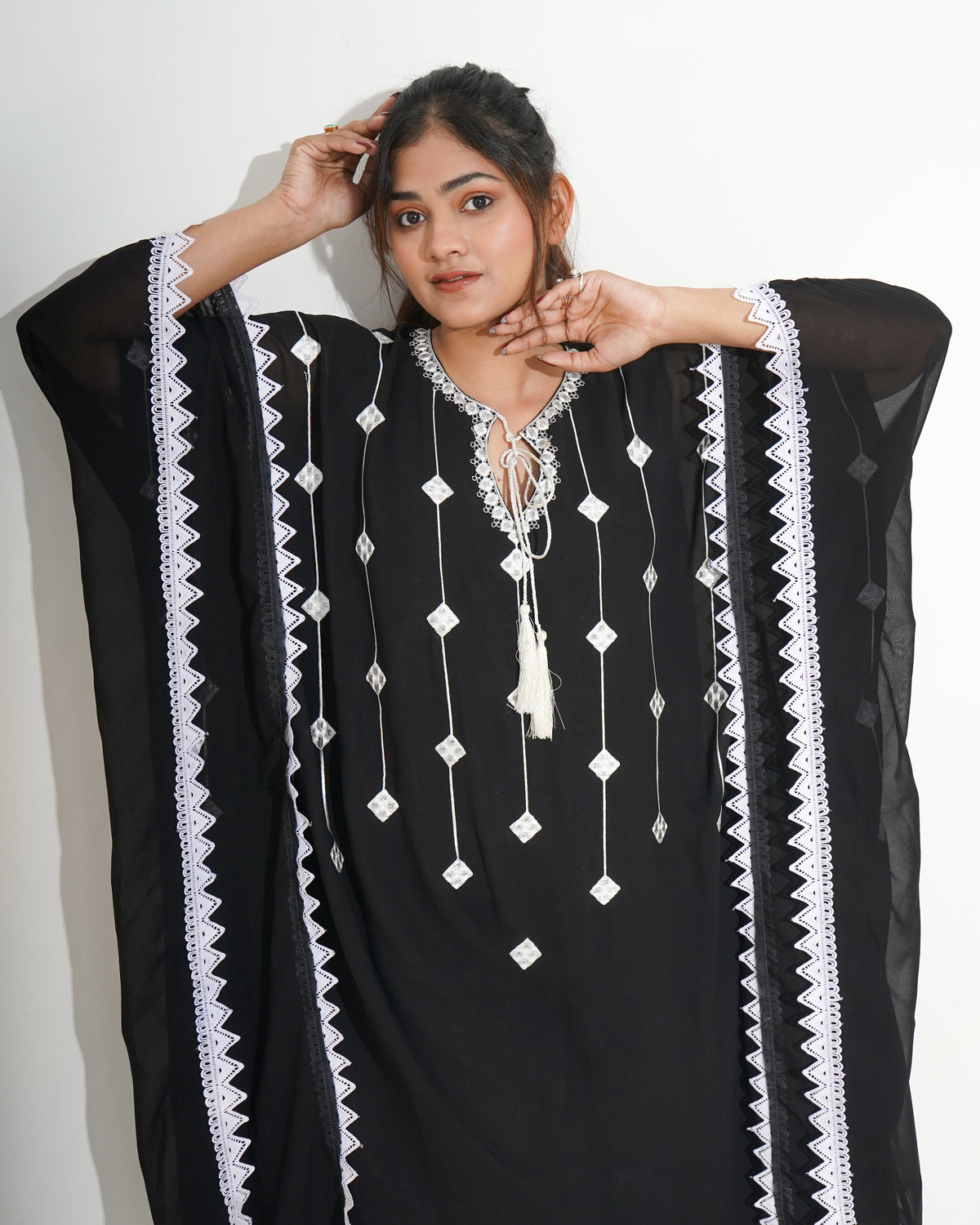 BLACK EMBROIDERED KAFTAN